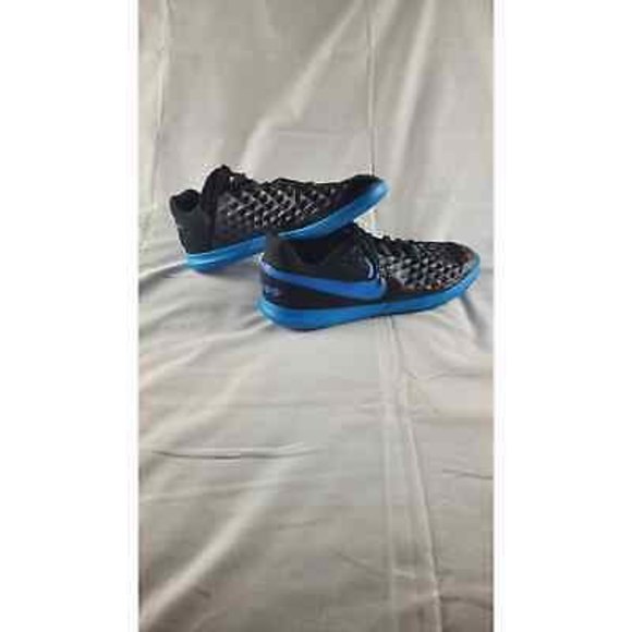 Boys 5 youth Nike Boys Tiempo Legend 8 AT5882-004 Black Blue Running Sneakers - Picture 1 of 5